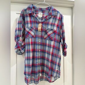 American Eagle Outfitters Red and Blue Plaid Button-Up Shirt